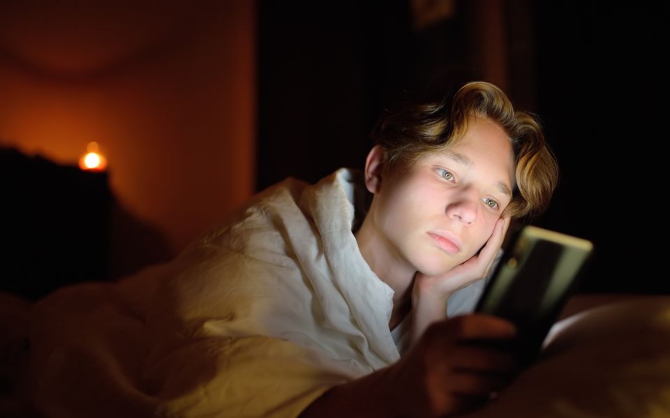 kid on phone