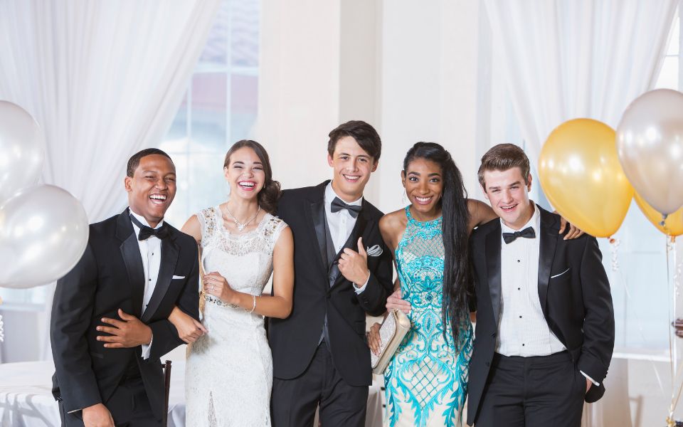 teens at prom